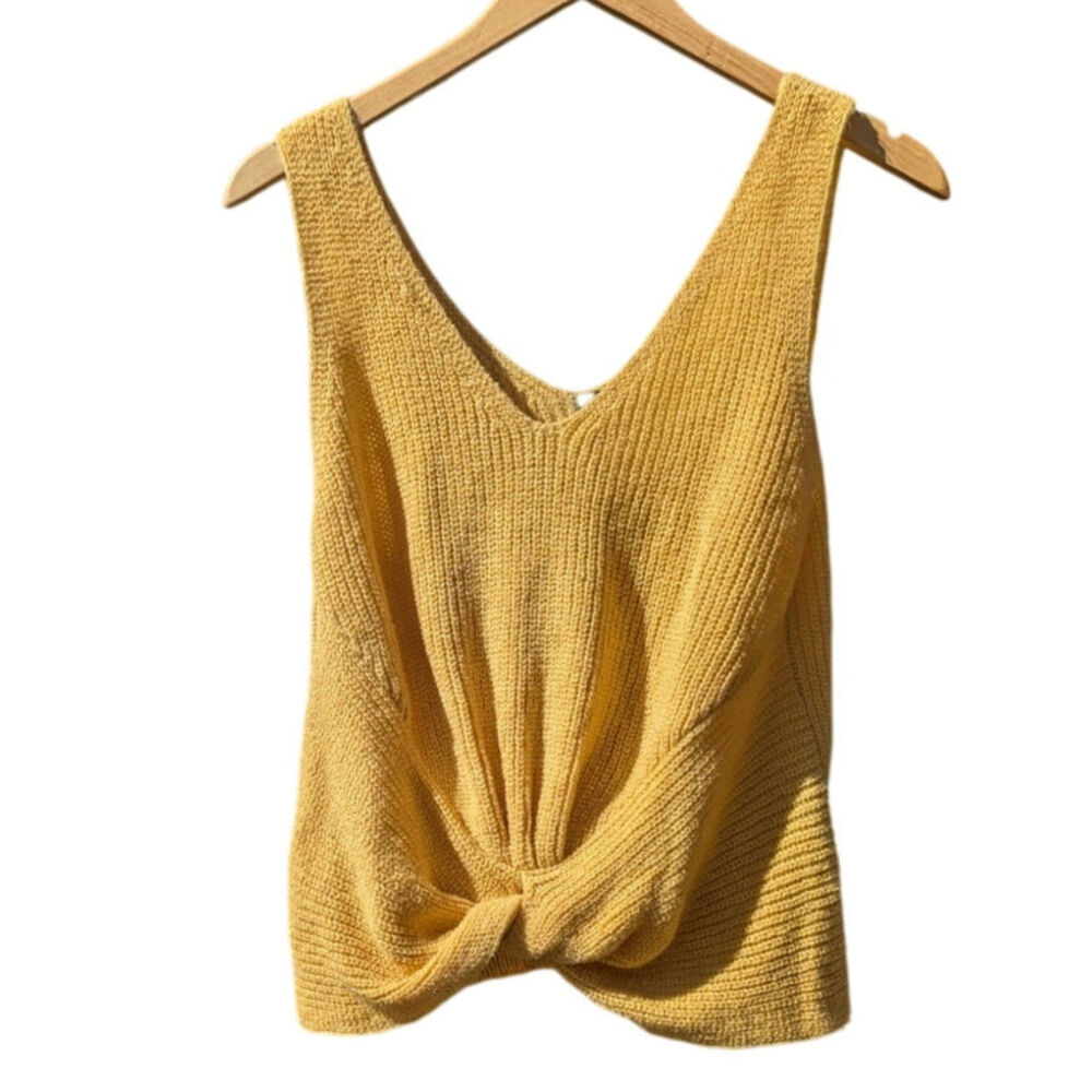 Moon and Madison L Open Knit Summer Yellow Costal Tank Top Twist Detail Cottage